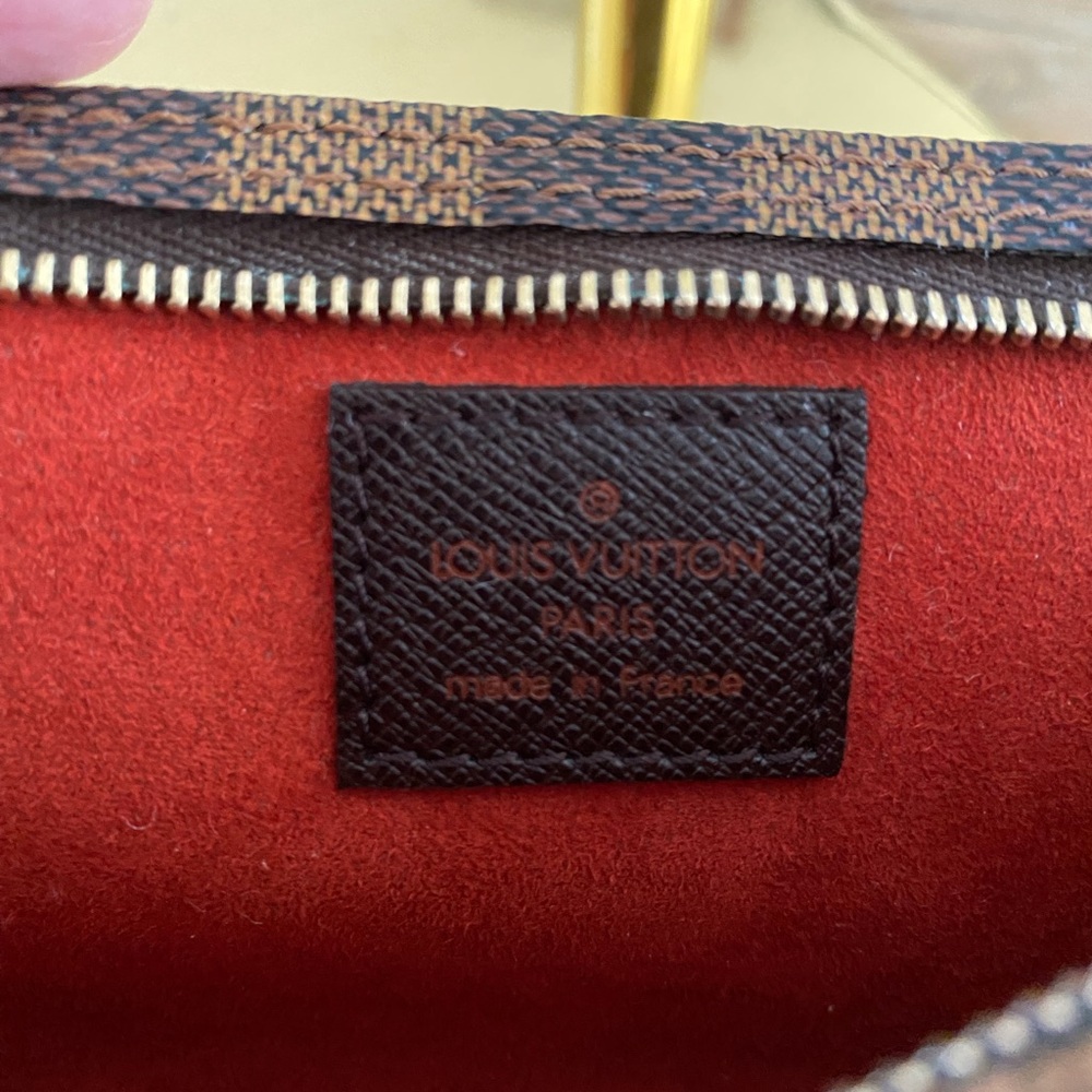 Louis Vuitton Damier Pouch - Picture 9 of 12